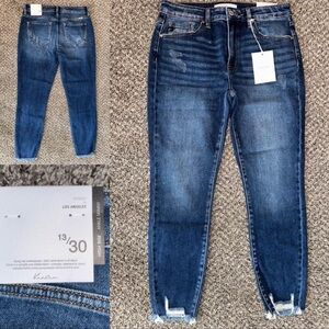 KanCan Scout dark wash jeans. NWT 13/30